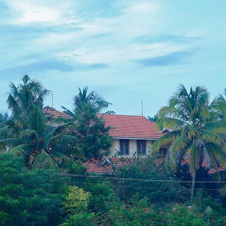 La Exotica Hotel Varkala Luaran gambar