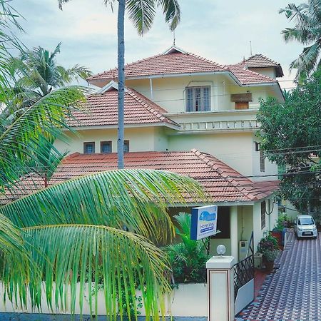 La Exotica Hotel Varkala Luaran gambar