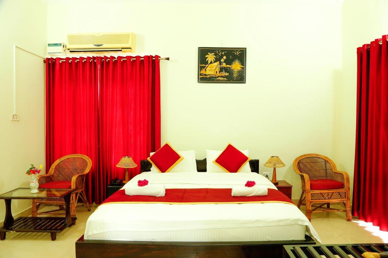 La Exotica Hotel Varkala Luaran gambar