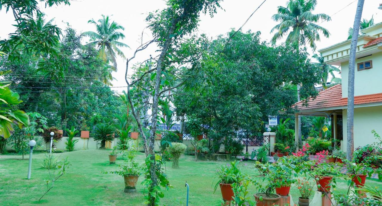 La Exotica Hotel Varkala Luaran gambar